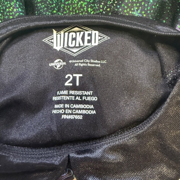 Elphaba Sparkling Green Girls Nightgown Sz. 2 - Picture 3 of 4